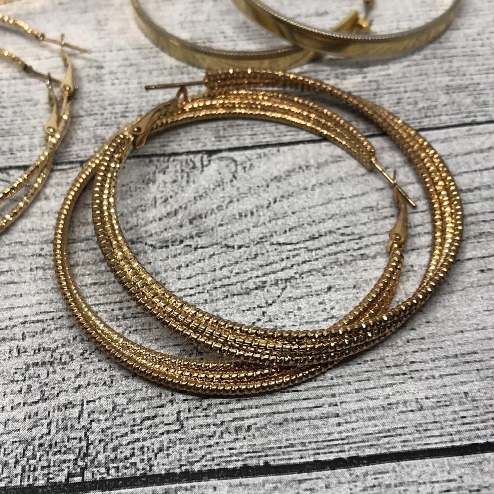 Bundle lot 5 gold tone statement earrings textured + medium large/big. - Picture 4 of 7